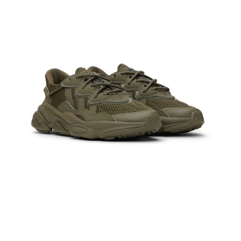 BIG KIDS size 4.5 Ozweego Adidas